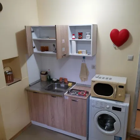 Самостоятено Сутеренно Студио В Центъра На Бургас Със Тв Интернет Independent Semi-Basement Studio In City Center Of Burgas Whit Tv, Wi-Fi * ブルガス
