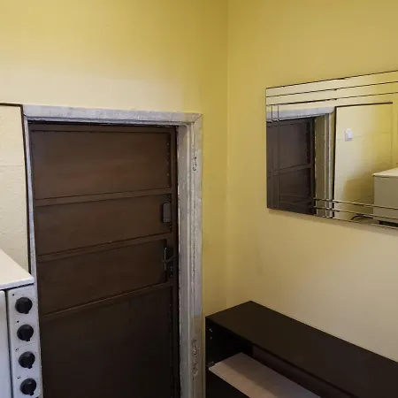 Самостоятено Сутеренно Студио В Центъра На Бургас Със Тв Интернет Independent Semi-Basement Studio In City Center Of Burgas Whit Tv, Wi-Fi