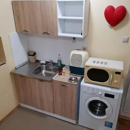 Самостоятено Сутеренно Студио В Центъра На Бургас Със Тв Интернет Independent Semi-Basement Studio In City Center Of Burgas Whit Tv, Wi-Fi Apartment Burgas